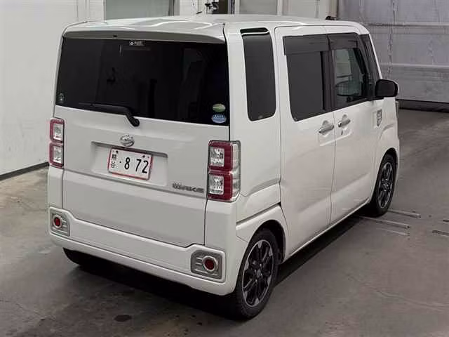 DAIHATSU WAKE