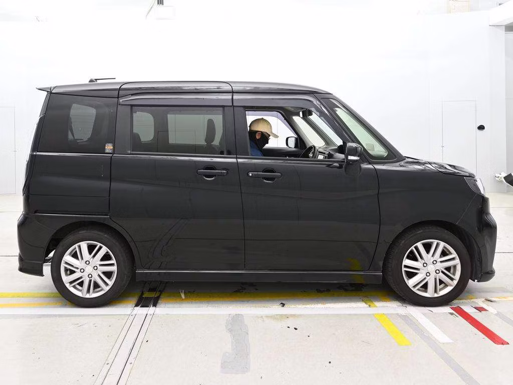MITSUBISHI DELICA D:2