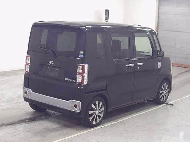 DAIHATSU WAKE