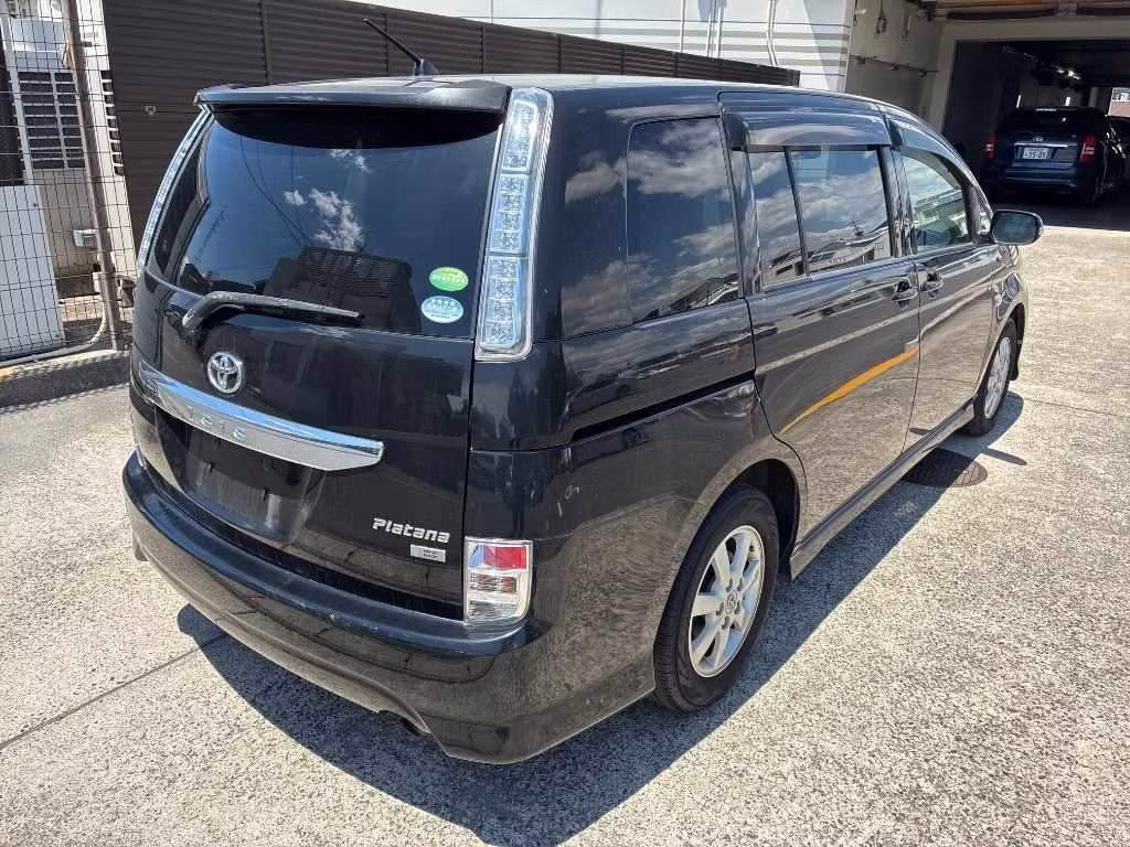 TOYOTA ISIS