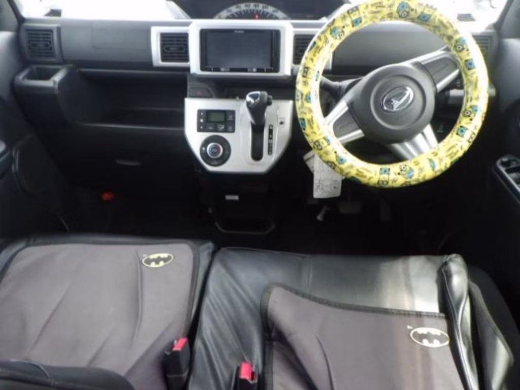 DAIHATSU WAKE