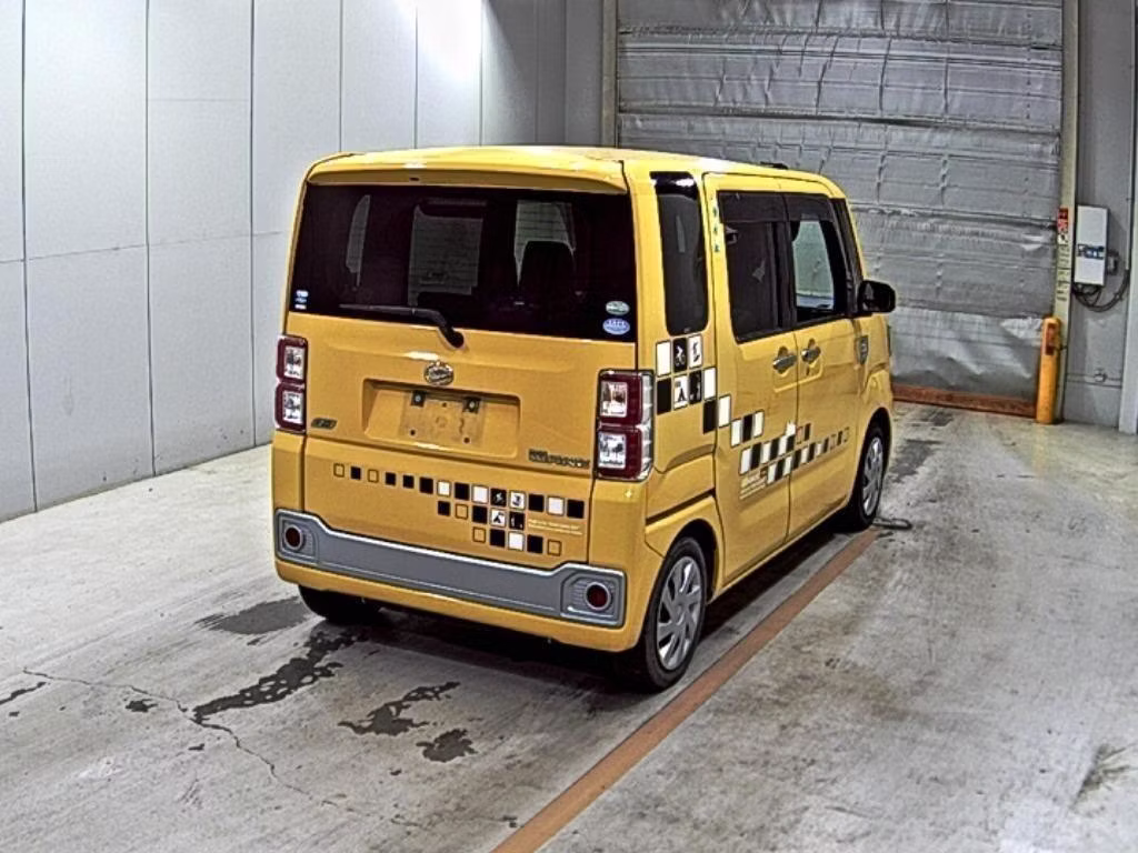 DAIHATSU WAKE