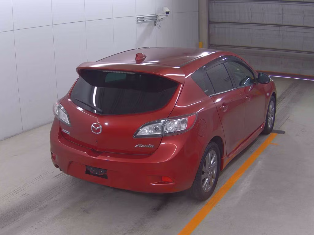MAZDA AXELA