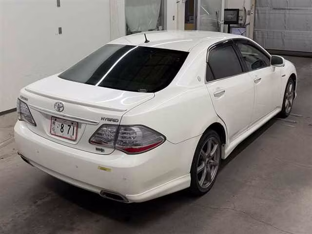 TOYOTA CROWN