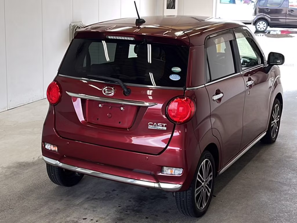 DAIHATSU CAST