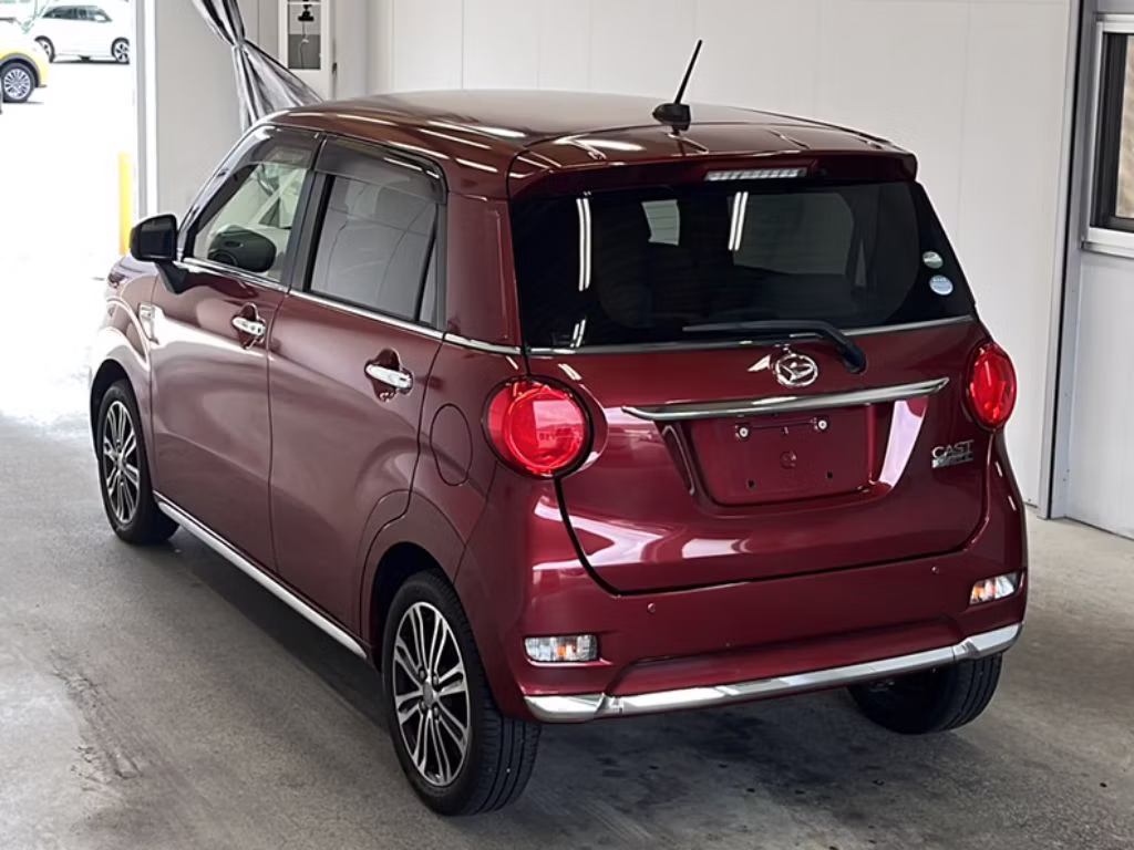 DAIHATSU CAST