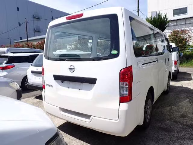 NISSAN NV350 CARAVAN