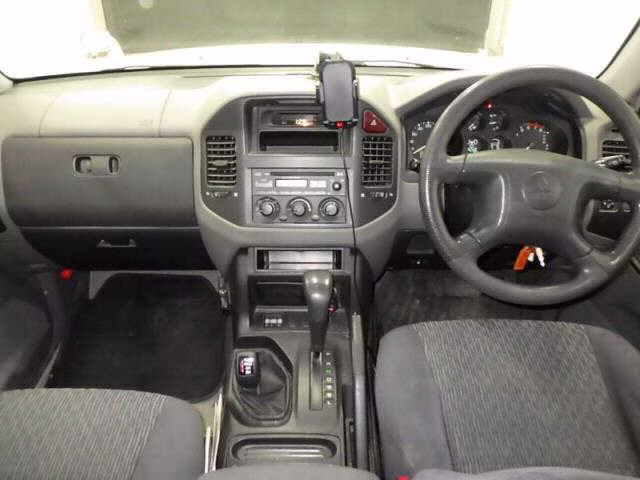 MITSUBISHI PAJERO