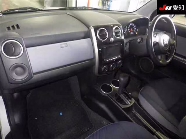 MAZDA VERISA