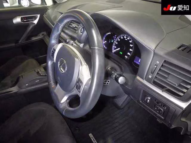 LEXUS CT200H