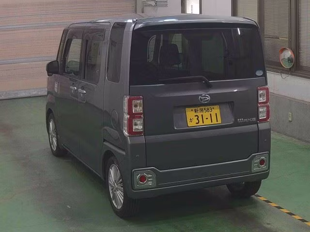 DAIHATSU WAKE