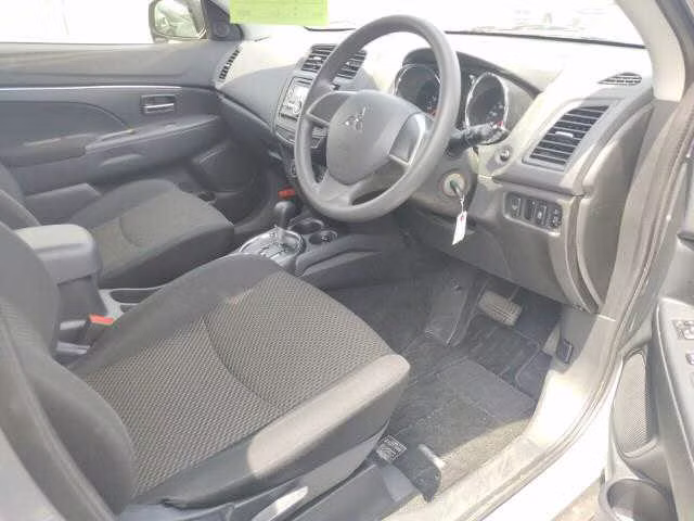 MITSUBISHI RVR