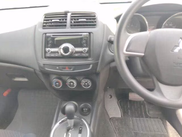 MITSUBISHI RVR