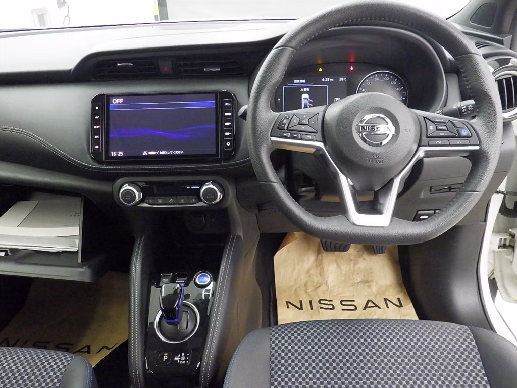 NISSAN KICKS