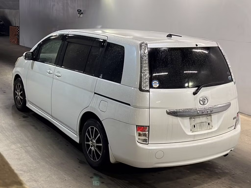 TOYOTA ISIS