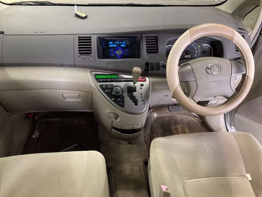 TOYOTA ISIS