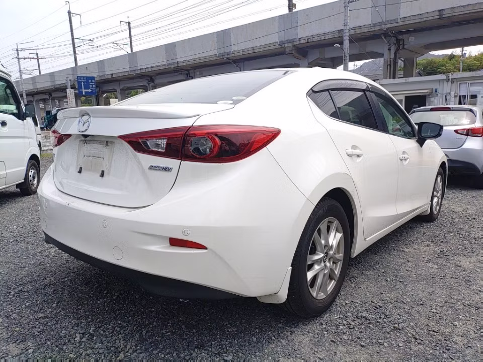 MAZDA AXELA
