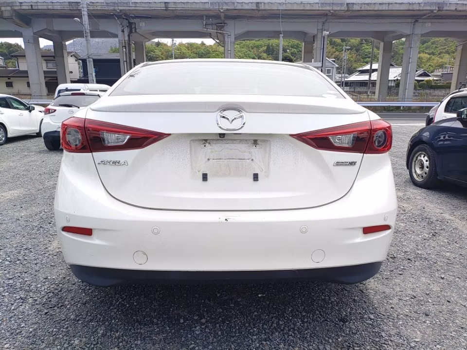 MAZDA AXELA