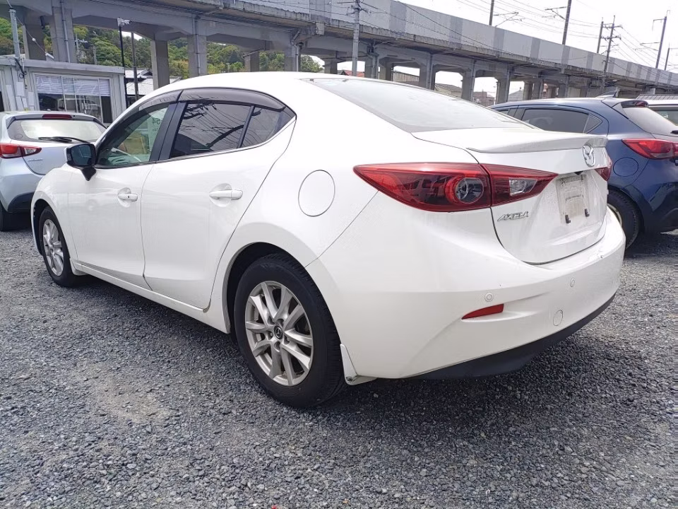 MAZDA AXELA