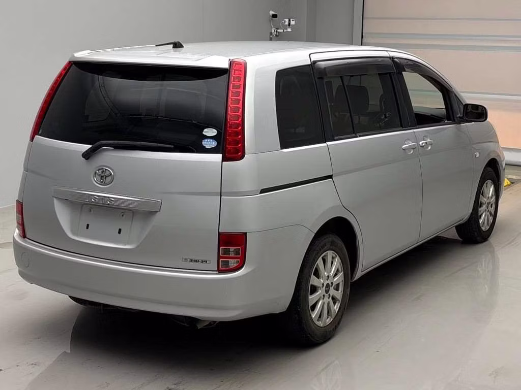 TOYOTA ISIS