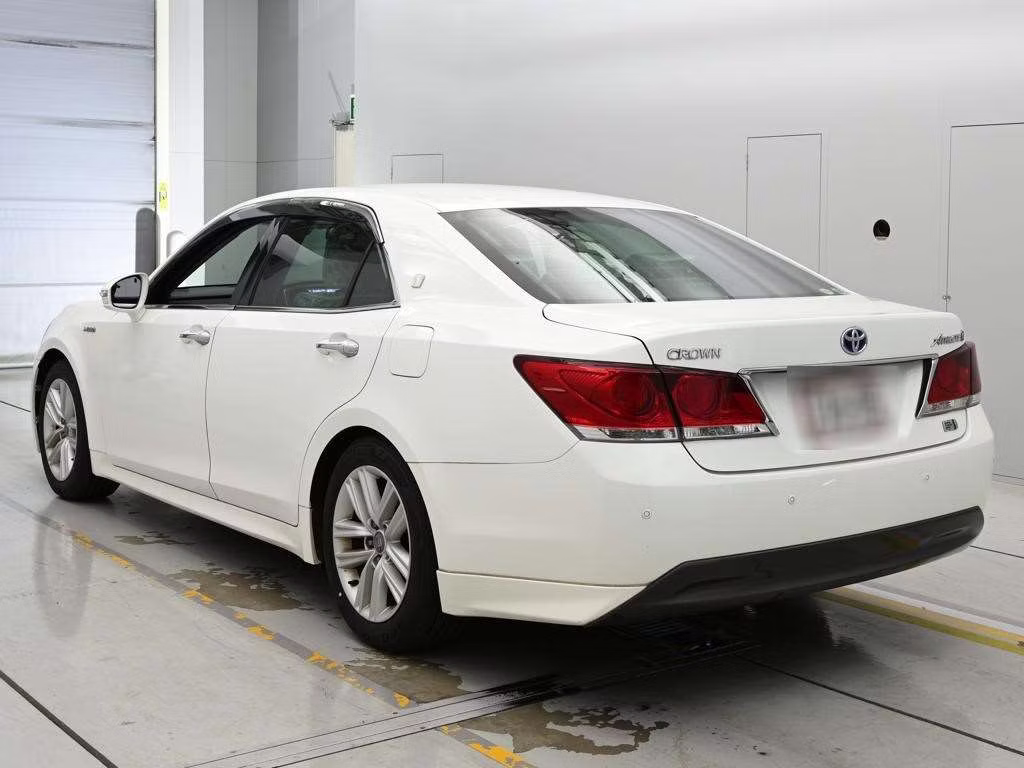 TOYOTA CROWN
