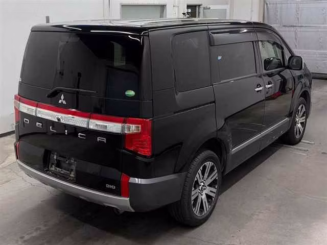 MITSUBISHI DELICA D:5