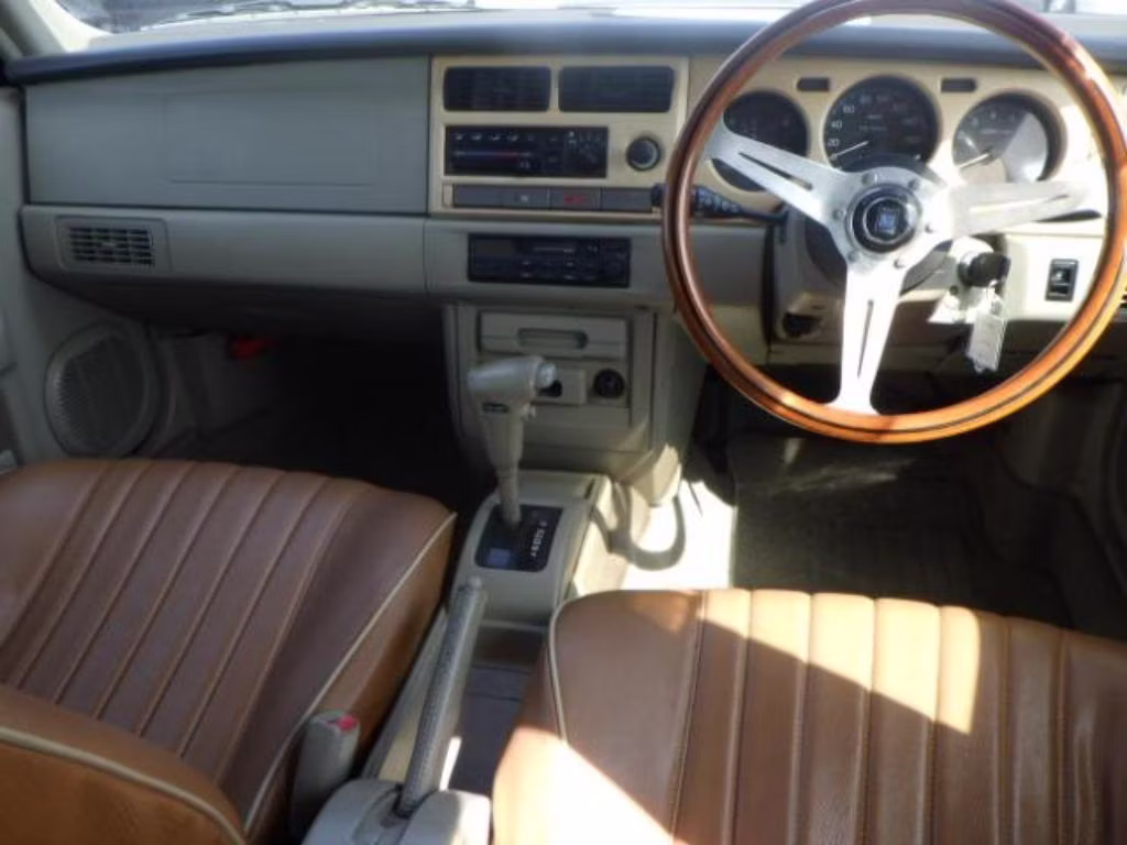 NISSAN RASHEEN