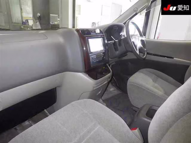 TOYOTA GRAND HIACE