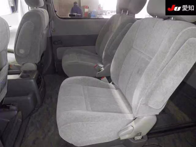 TOYOTA GRAND HIACE