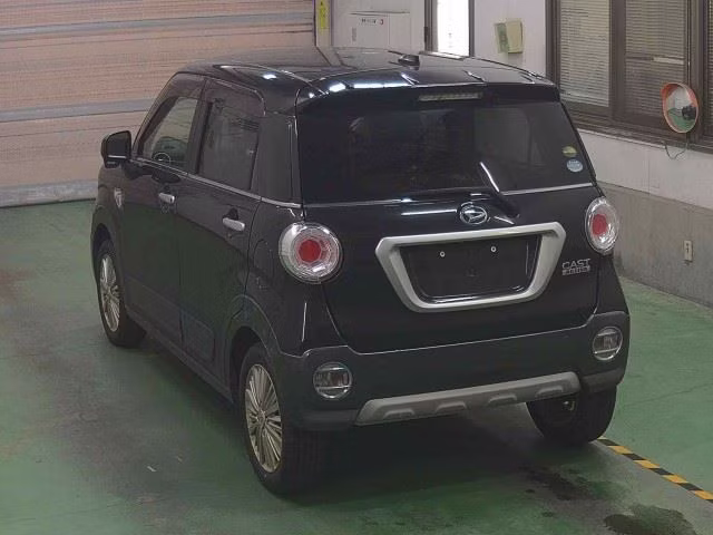 DAIHATSU CAST