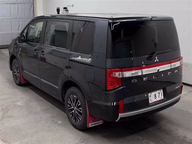 MITSUBISHI DELICA D:5