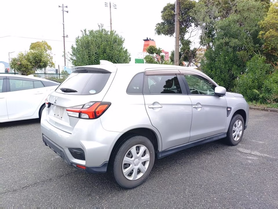 MITSUBISHI RVR