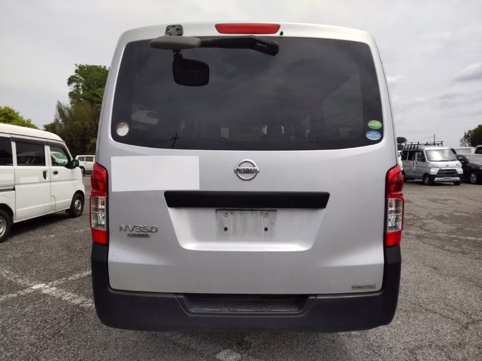 NISSAN NV350 CARAVAN