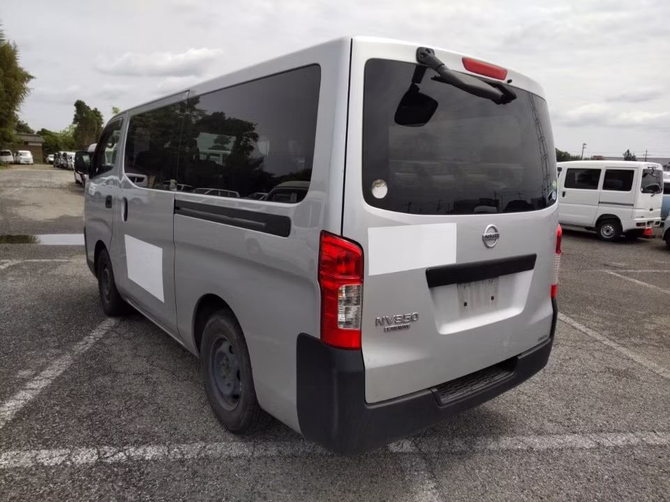 NISSAN NV350 CARAVAN