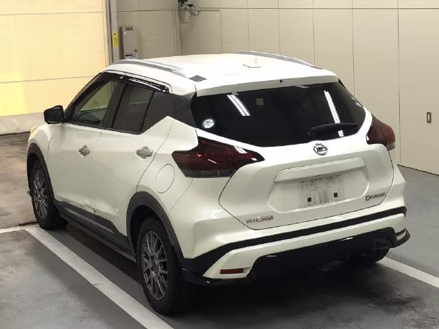 NISSAN KICKS