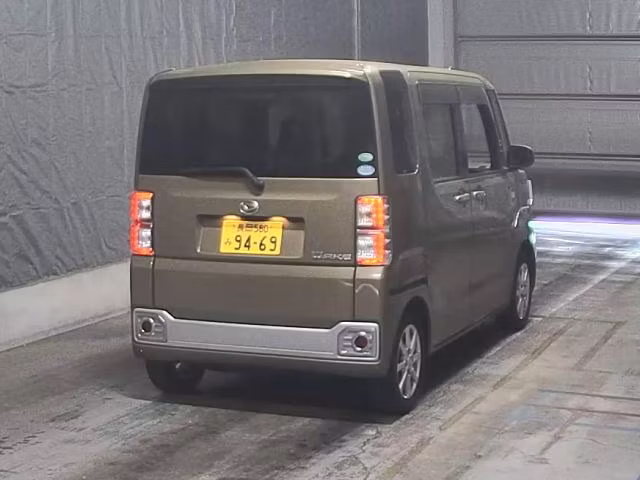 DAIHATSU WAKE