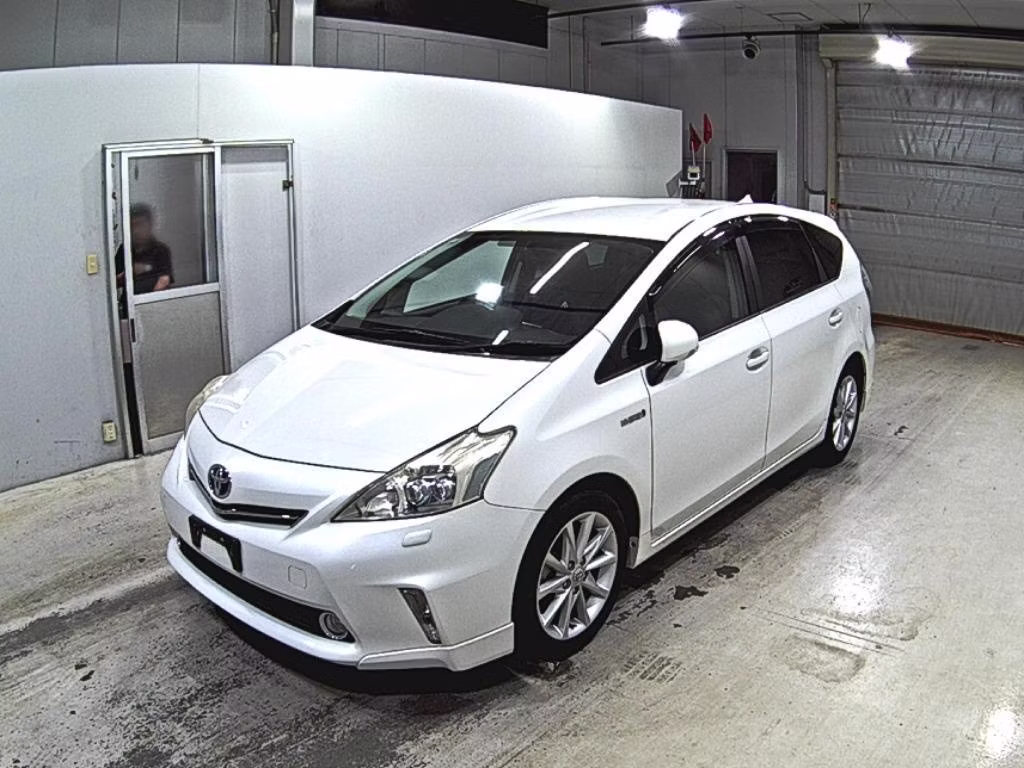 TOYOTA PRIUS ALPHA