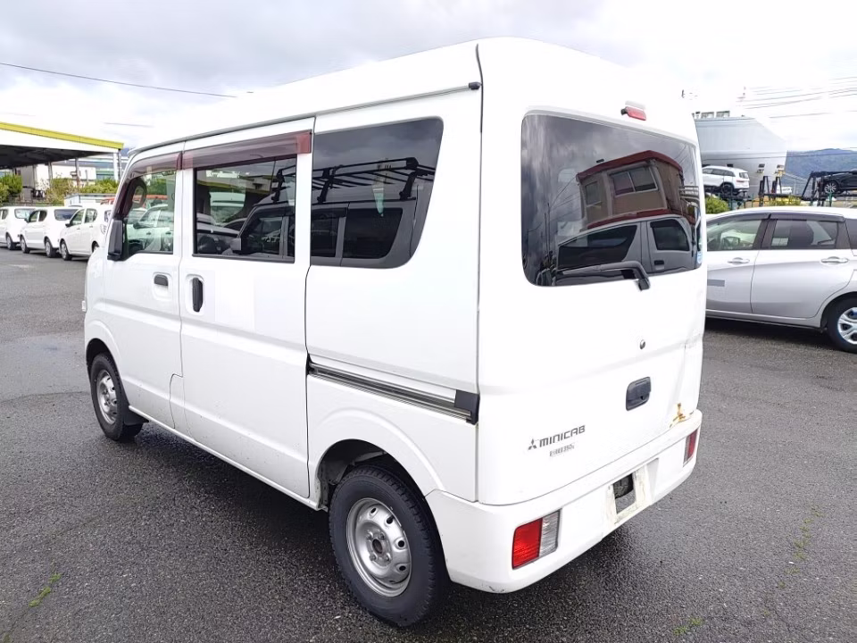 MITSUBISHI MINICAB
