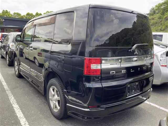 MITSUBISHI DELICA D:5
