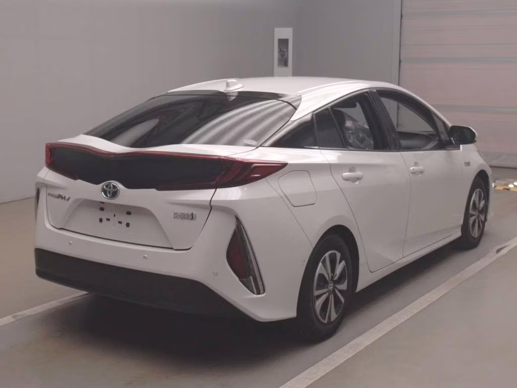 TOYOTA PRIUS PHV