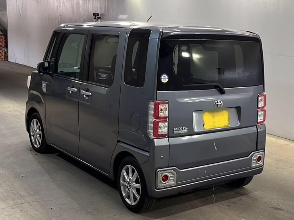 TOYOTA PIXIS MEGA