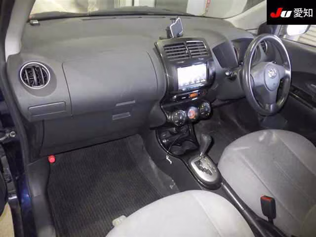 TOYOTA IST