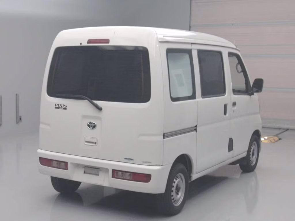 TOYOTA PIXIS VAN