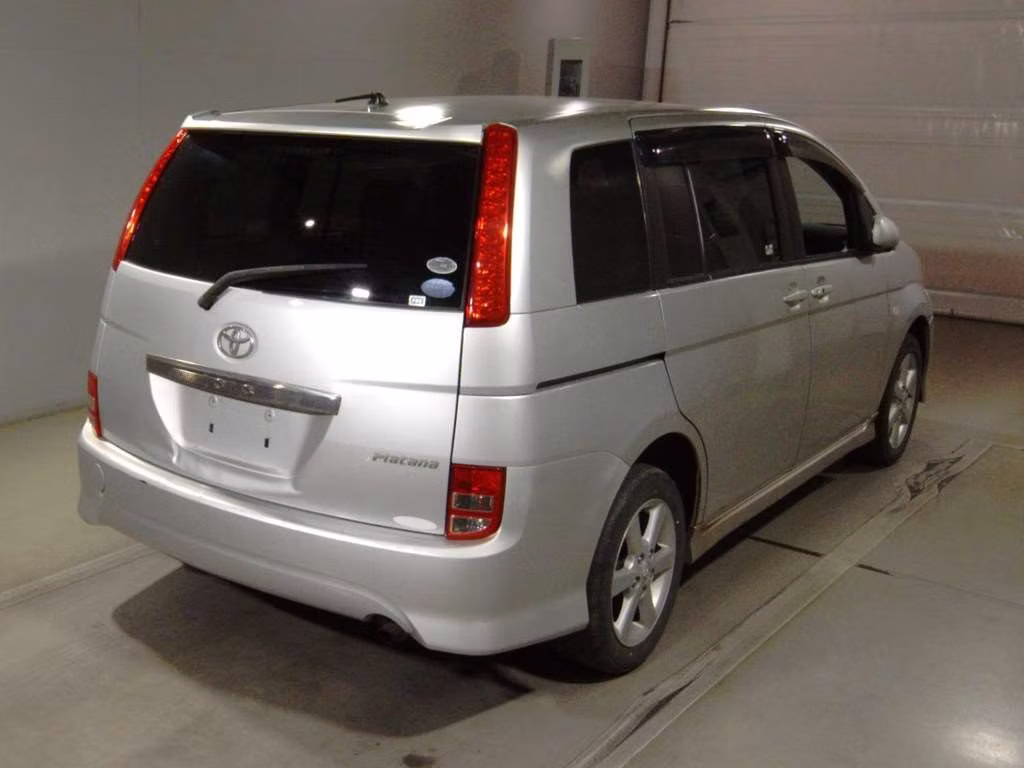 TOYOTA ISIS