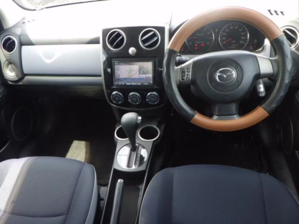 MAZDA VERISA