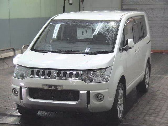 MITSUBISHI DELICA D:5