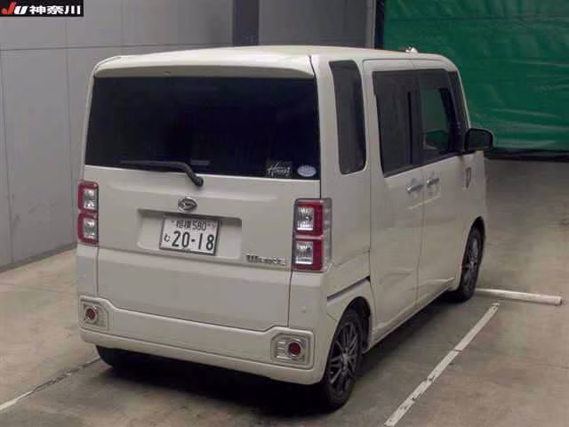DAIHATSU WAKE