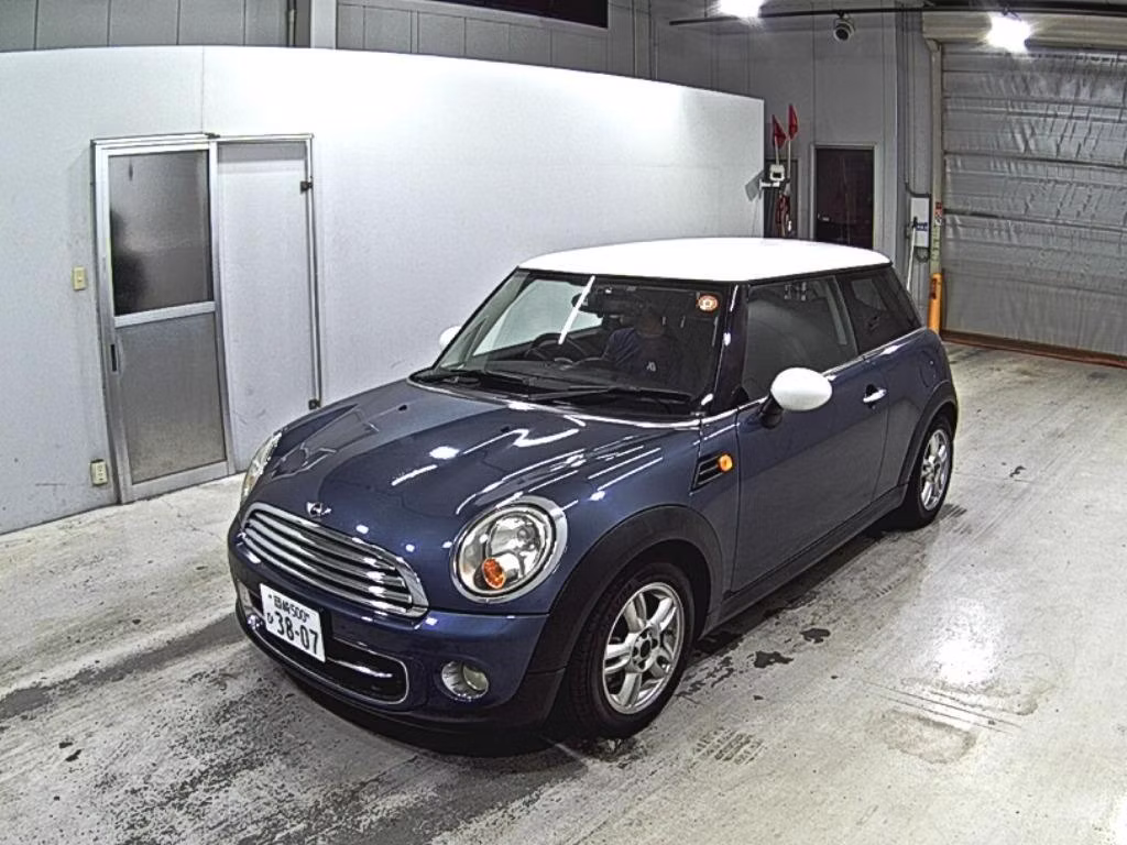 MINI HATCH