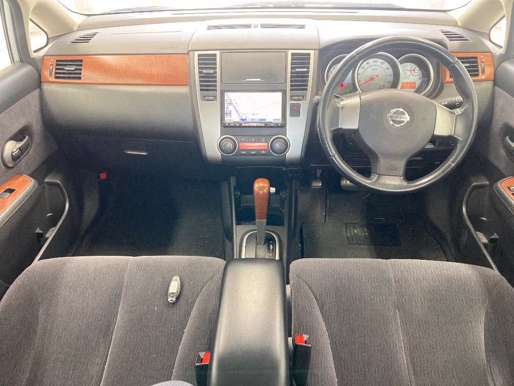 NISSAN TIIDA LATIO