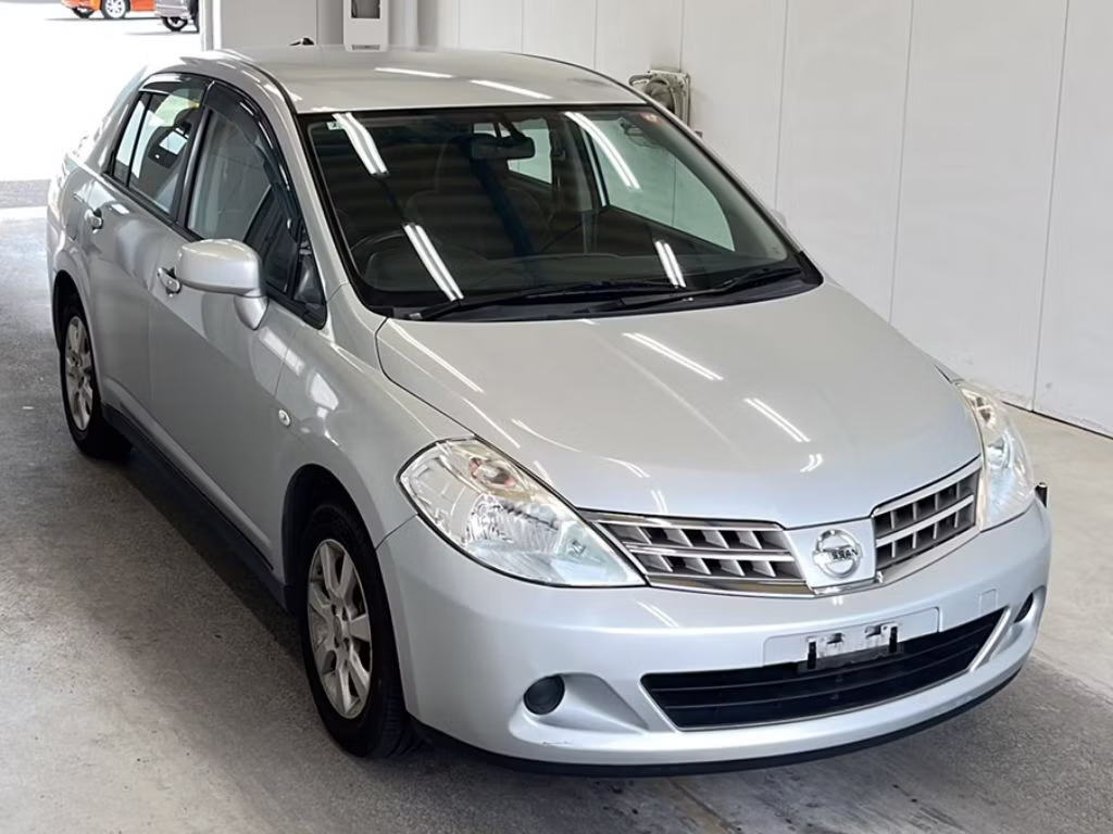 NISSAN TIIDA LATIO